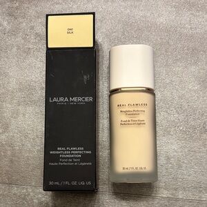 Laura Mercier Real Flawless Weightless Perfecting Foundation - Silk (0N1)